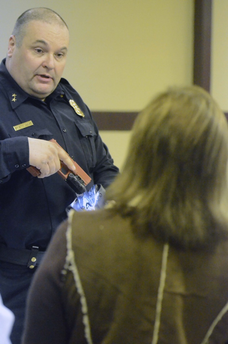 Vernon Police equip guns with cameras The Vernon Daily Record